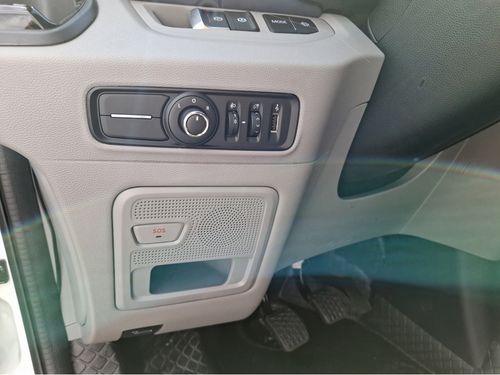https://csb-strapi-files.fsn1.your-objectstorage.com/inventory-cars/images/ce8db357a25e9f38d93e3785d072f8d3a4cb6813/14_500_3644.jpg