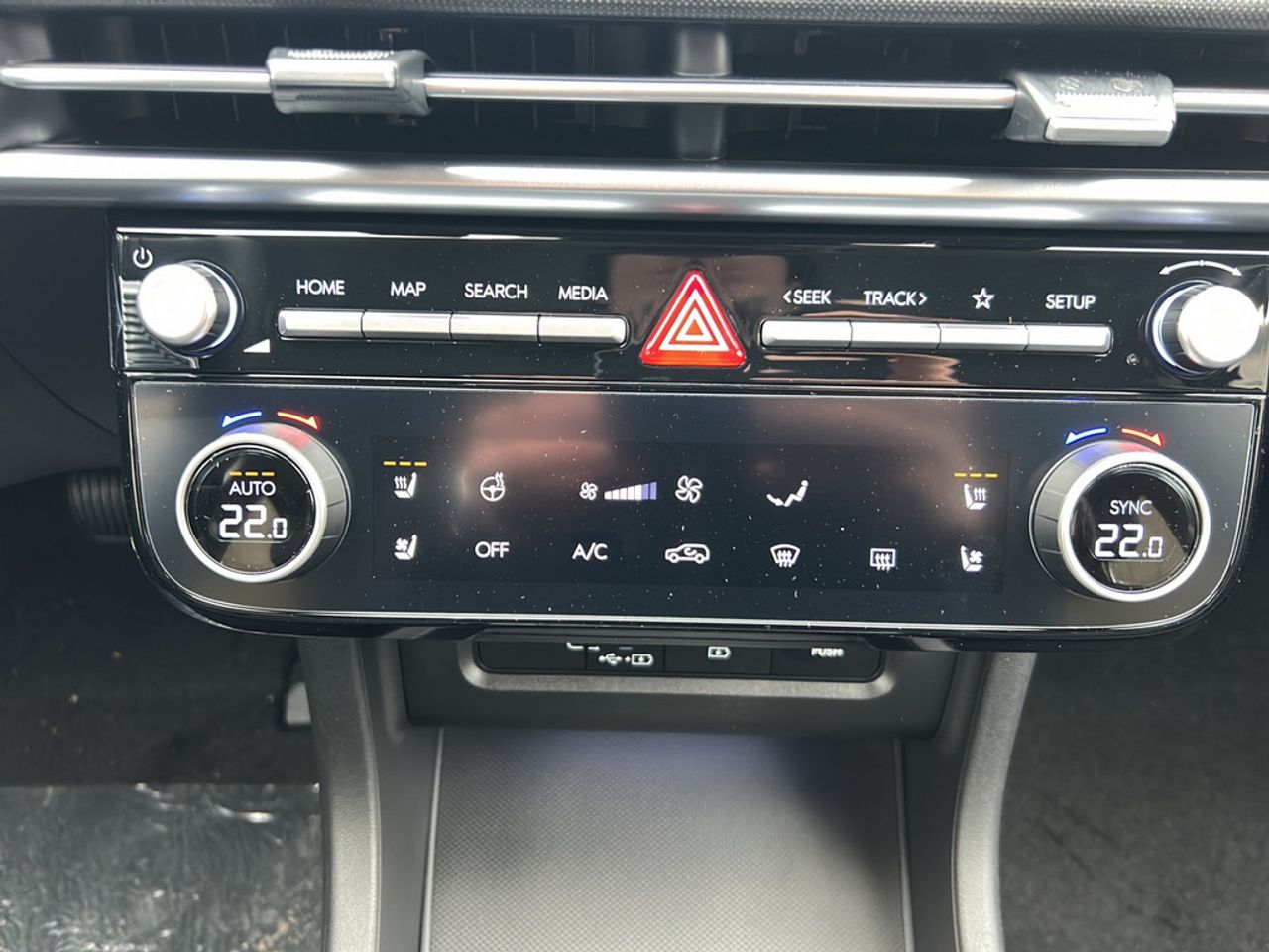 https://csb-strapi-files.fsn1.your-objectstorage.com/inventory-cars/images/cf68968959dba24855ff9545515aae26b0241a76/18_1280_9272.jpg