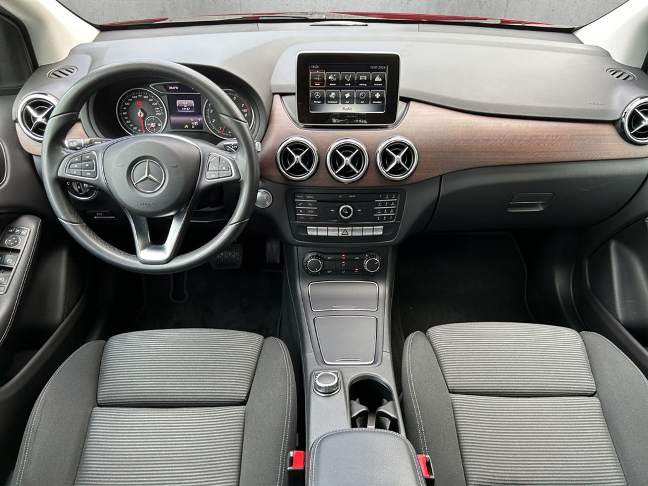 https://csb-strapi-files.fsn1.your-objectstorage.com/inventory-cars/images/cfa23a86867e754b42df465ee62dcd8b1895c811/15_1280_7538.jpg