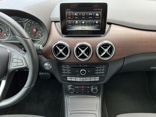 https://csb-strapi-files.fsn1.your-objectstorage.com/inventory-cars/images/cfa23a86867e754b42df465ee62dcd8b1895c811/16_500_3522.jpg