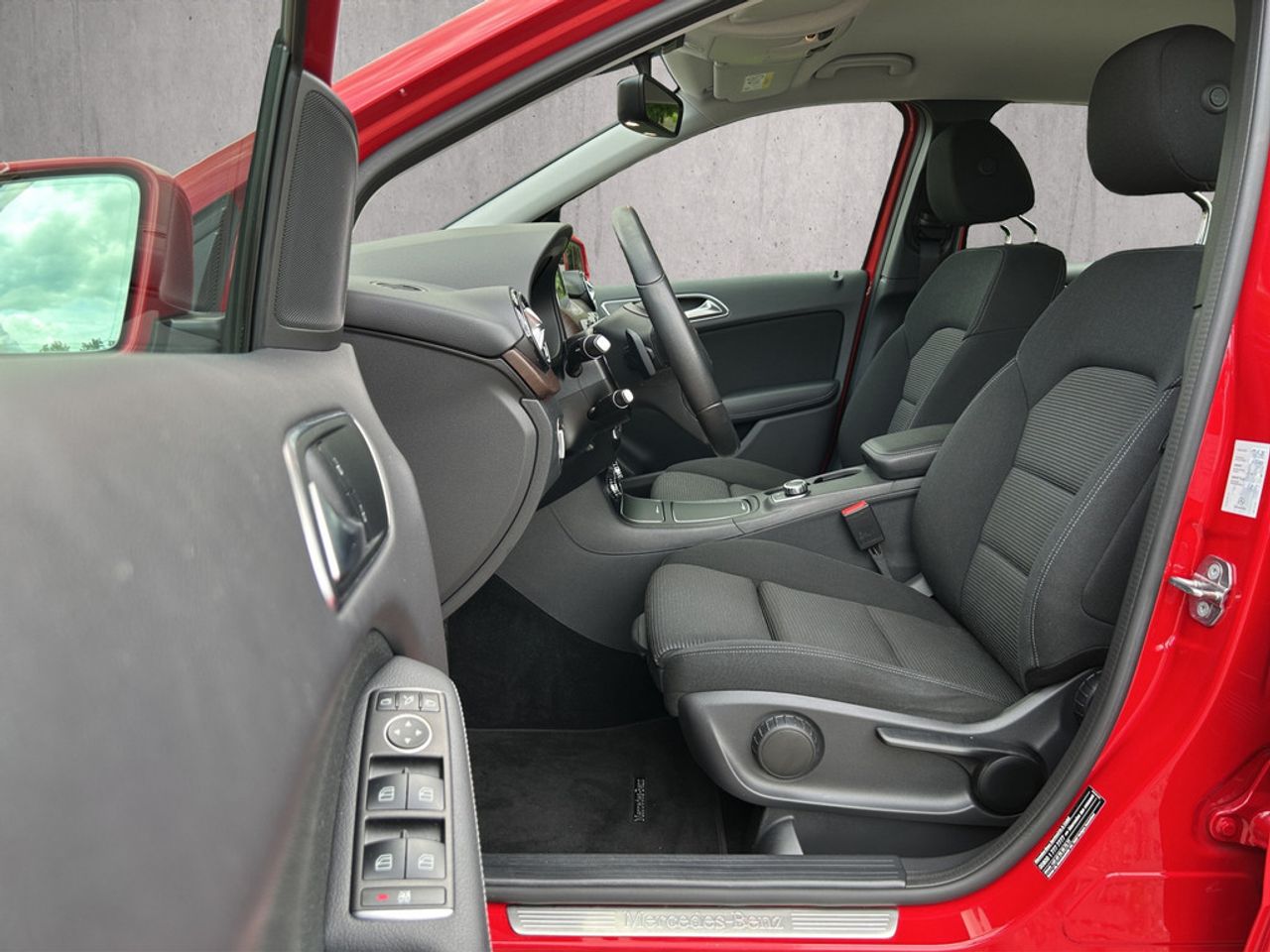 https://csb-strapi-files.fsn1.your-objectstorage.com/inventory-cars/images/cfa23a86867e754b42df465ee62dcd8b1895c811/9_1280_5471.jpg