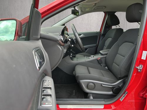 https://csb-strapi-files.fsn1.your-objectstorage.com/inventory-cars/images/cfa23a86867e754b42df465ee62dcd8b1895c811/9_500_8703.jpg
