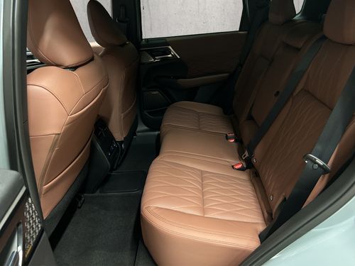 https://csb-strapi-files.fsn1.your-objectstorage.com/inventory-cars/images/cfb4eae63352a3692fe0a18488737a3ab76e2456/14_500_1497.jpg