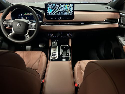 https://csb-strapi-files.fsn1.your-objectstorage.com/inventory-cars/images/cfb4eae63352a3692fe0a18488737a3ab76e2456/15_500_9610.jpg
