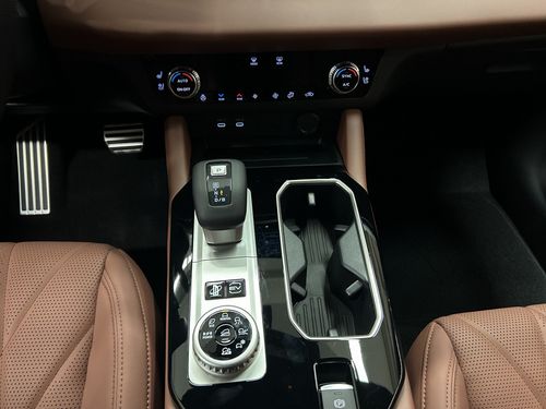 https://csb-strapi-files.fsn1.your-objectstorage.com/inventory-cars/images/cfb4eae63352a3692fe0a18488737a3ab76e2456/16_500_1407.jpg