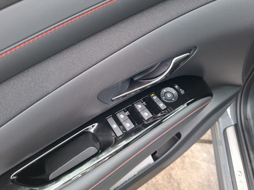 https://csb-strapi-files.fsn1.your-objectstorage.com/inventory-cars/images/d2216c1b2bed7ec17557330beb526ada7424b86d/13_500_6490.jpg