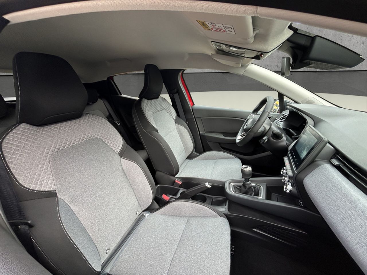 https://csb-strapi-files.fsn1.your-objectstorage.com/inventory-cars/images/d392801adc87655914920274a16b5f1946bda7ca/20_1280_9800.jpg