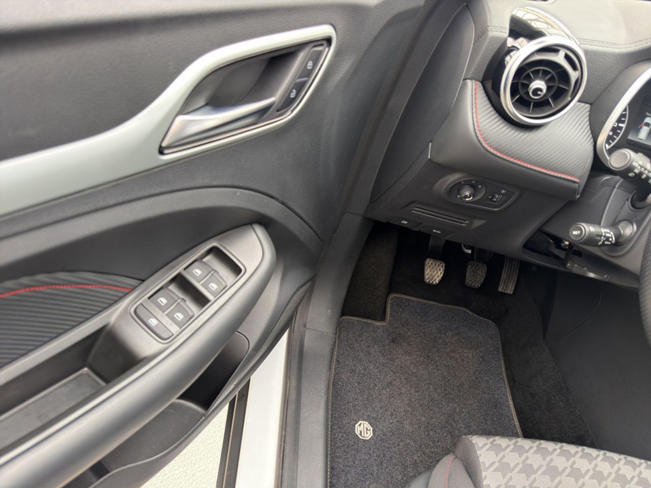 https://csb-strapi-files.fsn1.your-objectstorage.com/inventory-cars/images/d406d881715bee86f54a2cbaea3056517c2096ec/11_1280_9262.jpg