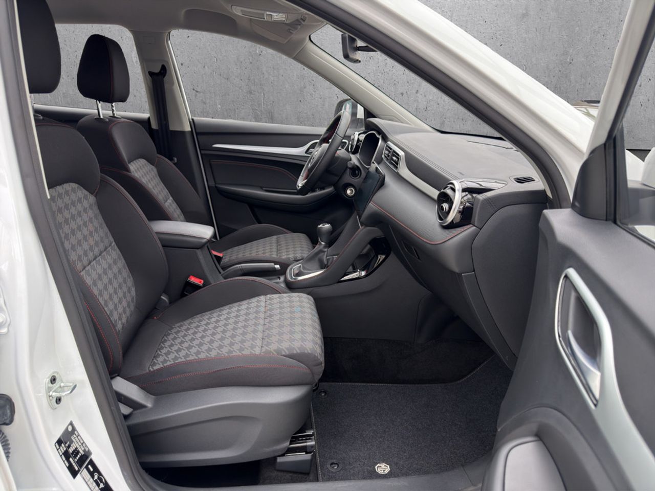 https://csb-strapi-files.fsn1.your-objectstorage.com/inventory-cars/images/d406d881715bee86f54a2cbaea3056517c2096ec/19_1280_1568.jpg