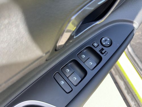 https://csb-strapi-files.fsn1.your-objectstorage.com/inventory-cars/images/d465ef99de4c64d439da217f85405c8baf56e5ce/11_500_3216.jpg