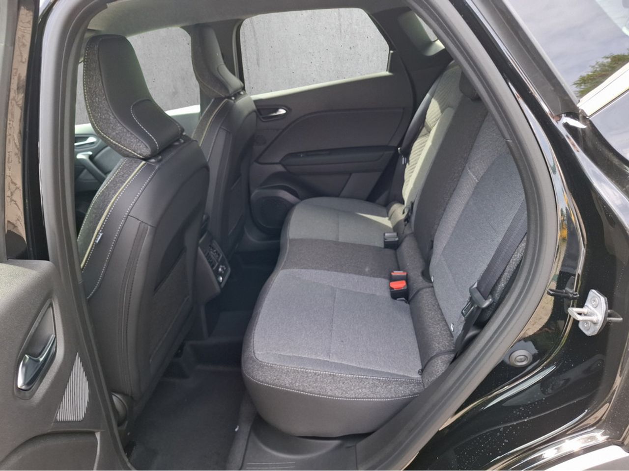 https://csb-strapi-files.fsn1.your-objectstorage.com/inventory-cars/images/d4a259ec8b3f8285cfa0cfca2dcee2a6fef1cf8b/14_1280_2302.jpg
