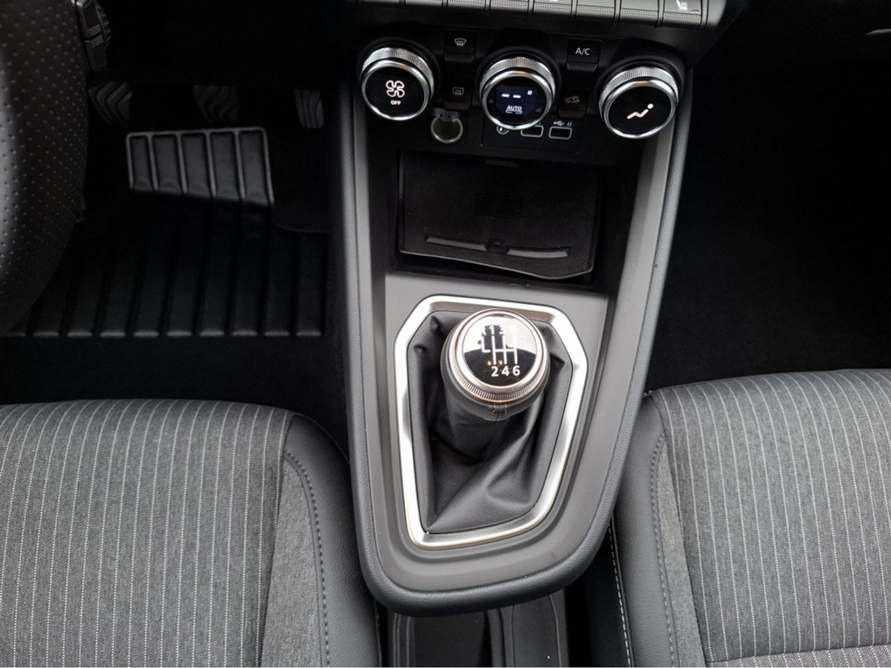 https://csb-strapi-files.fsn1.your-objectstorage.com/inventory-cars/images/d53654aad0727f38dc2ed3ab43dd9e77604cf8f6/16_1280_3891.jpg