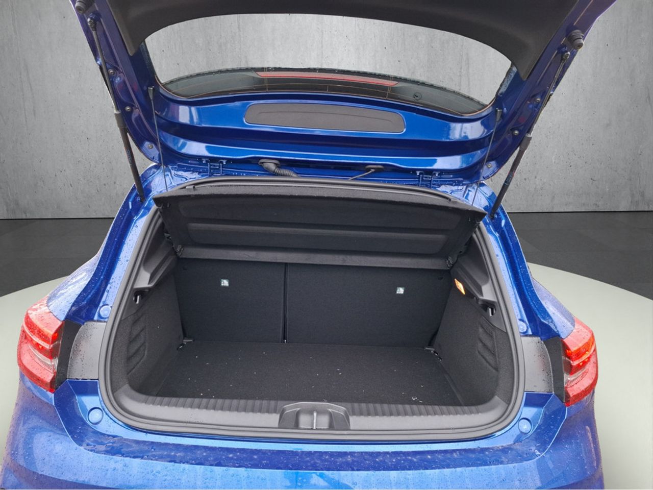 https://csb-strapi-files.fsn1.your-objectstorage.com/inventory-cars/images/d53654aad0727f38dc2ed3ab43dd9e77604cf8f6/17_1280_6272.jpg