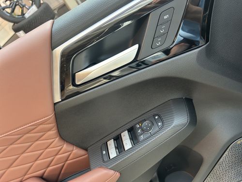 https://csb-strapi-files.fsn1.your-objectstorage.com/inventory-cars/images/d5c5a1c6a5b4963fc9104a0a910fd12e23794718/13_500_9159.jpg