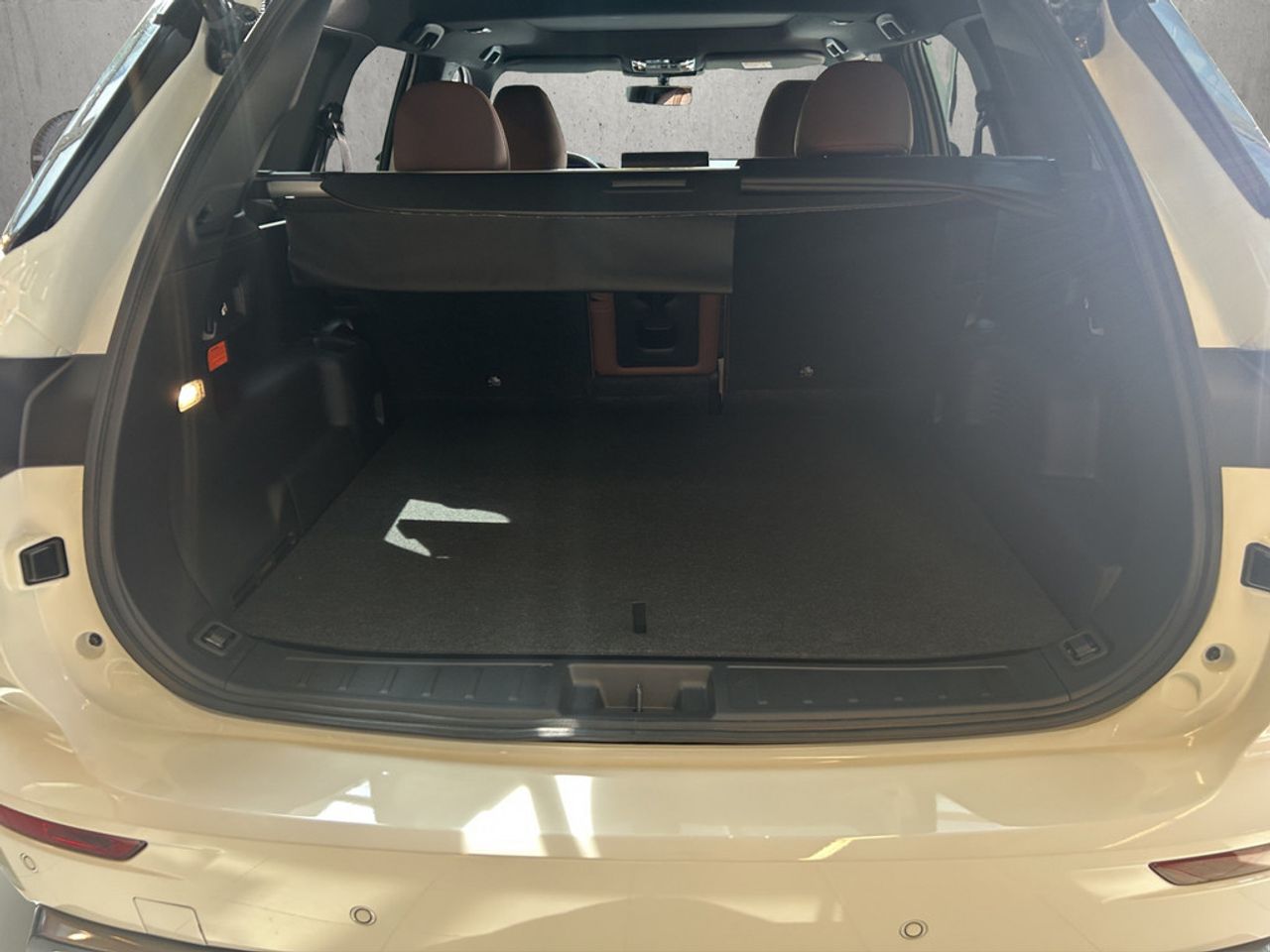 https://csb-strapi-files.fsn1.your-objectstorage.com/inventory-cars/images/d5c5a1c6a5b4963fc9104a0a910fd12e23794718/17_1280_1348.jpg