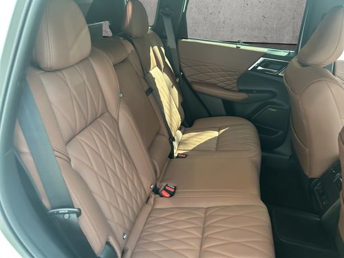 https://csb-strapi-files.fsn1.your-objectstorage.com/inventory-cars/images/d5c5a1c6a5b4963fc9104a0a910fd12e23794718/18_500_4642.jpg