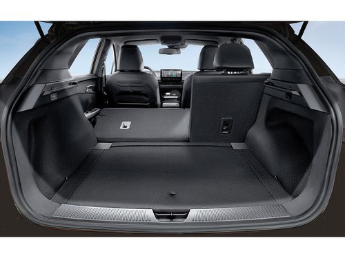 https://csb-strapi-files.fsn1.your-objectstorage.com/inventory-cars/images/d6099456757fa7bf1a3bdd85d680505174430883/10_500_8031.jpg