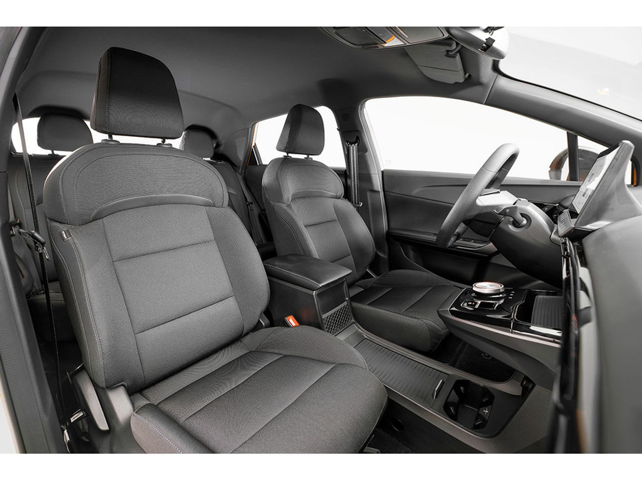 https://csb-strapi-files.fsn1.your-objectstorage.com/inventory-cars/images/d6099456757fa7bf1a3bdd85d680505174430883/6_1280_5088.jpg