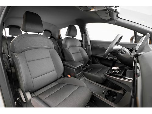 https://csb-strapi-files.fsn1.your-objectstorage.com/inventory-cars/images/d6099456757fa7bf1a3bdd85d680505174430883/6_500_4109.jpg