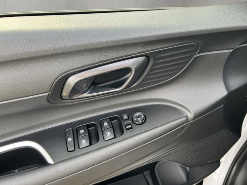 https://csb-strapi-files.fsn1.your-objectstorage.com/inventory-cars/images/d66825a10d7106fe81de811d5926515021adcf67/13_500_7585.jpg