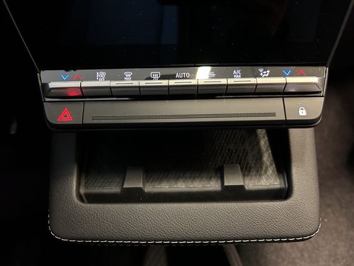 https://csb-strapi-files.fsn1.your-objectstorage.com/inventory-cars/images/d7055a8c7d350e2b4804158d37faf013c712e162/17_500_3486.jpg