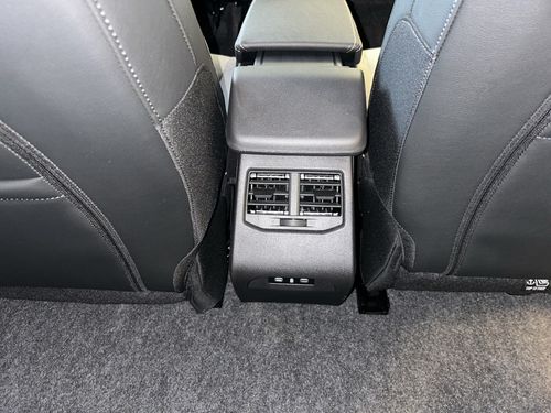 https://csb-strapi-files.fsn1.your-objectstorage.com/inventory-cars/images/d7055a8c7d350e2b4804158d37faf013c712e162/22_500_6306.jpg