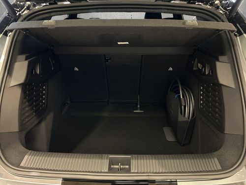 https://csb-strapi-files.fsn1.your-objectstorage.com/inventory-cars/images/d7055a8c7d350e2b4804158d37faf013c712e162/6_500_4832.jpg