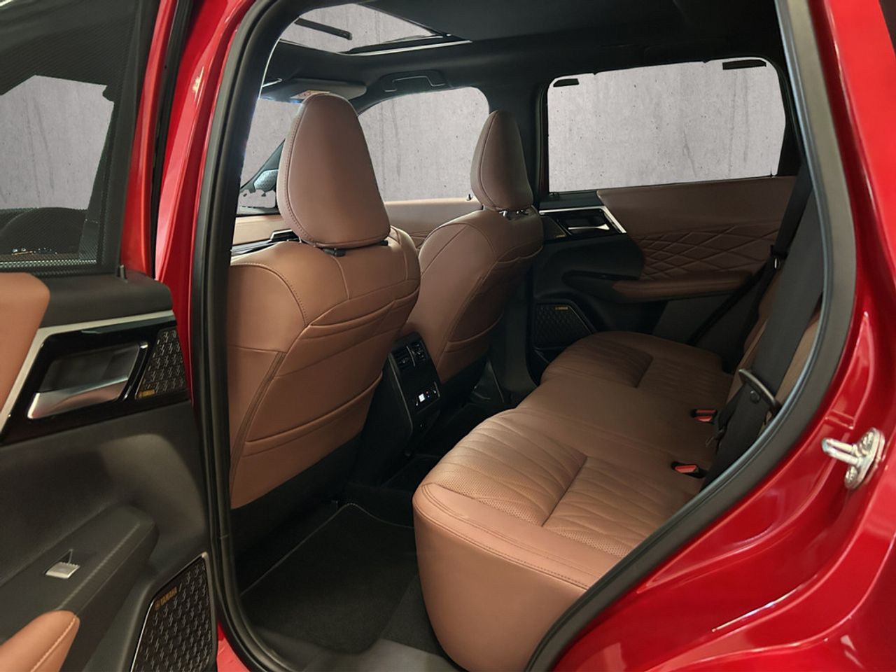 https://csb-strapi-files.fsn1.your-objectstorage.com/inventory-cars/images/d76816606f4d7312c502b4c35871da06c327eb7a/14_1280_7071.jpg