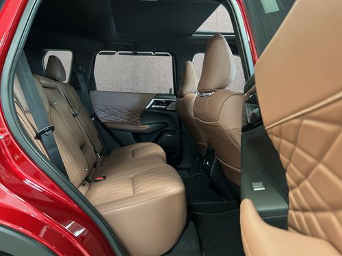 https://csb-strapi-files.fsn1.your-objectstorage.com/inventory-cars/images/d76816606f4d7312c502b4c35871da06c327eb7a/18_500_9403.jpg