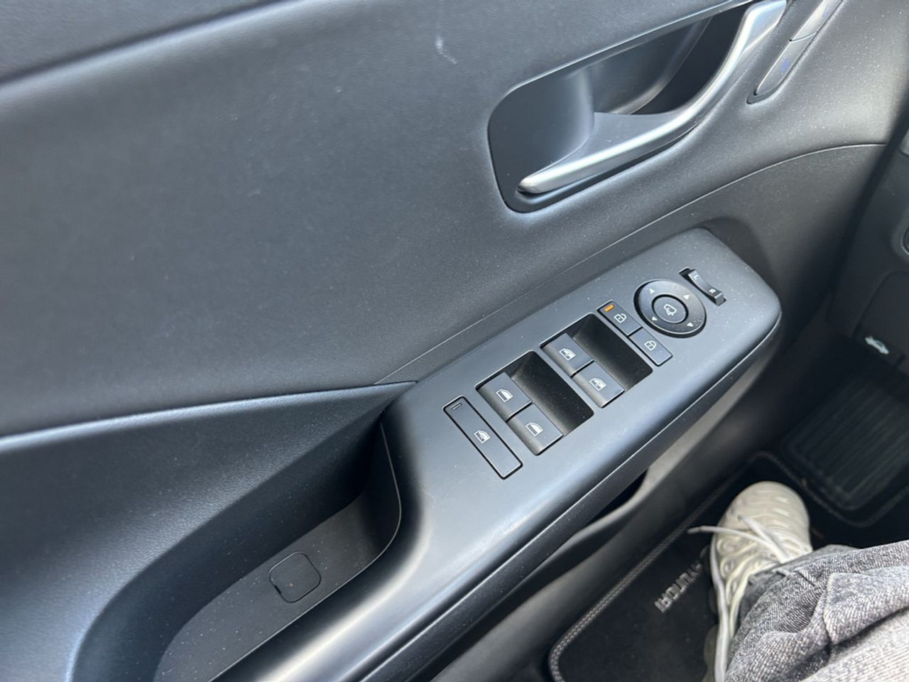 https://csb-strapi-files.fsn1.your-objectstorage.com/inventory-cars/images/d8a99796eda11936fb62858f7f93bb3e5892e246/13_1280_6918.jpg