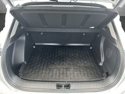 https://csb-strapi-files.fsn1.your-objectstorage.com/inventory-cars/images/d8a99796eda11936fb62858f7f93bb3e5892e246/18_500_8005.jpg