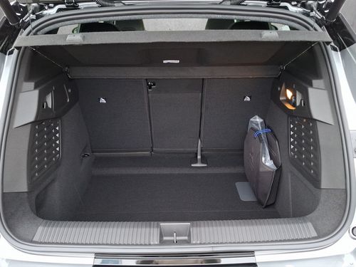 https://csb-strapi-files.fsn1.your-objectstorage.com/inventory-cars/images/da2f2ab4e22fd29db969b68320a4dd0aff86f7ae/17_500_3399.jpg