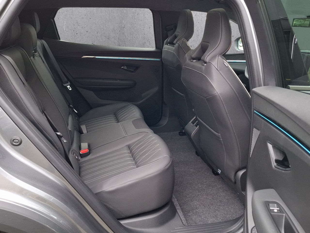 https://csb-strapi-files.fsn1.your-objectstorage.com/inventory-cars/images/da2f2ab4e22fd29db969b68320a4dd0aff86f7ae/18_1280_4395.jpg