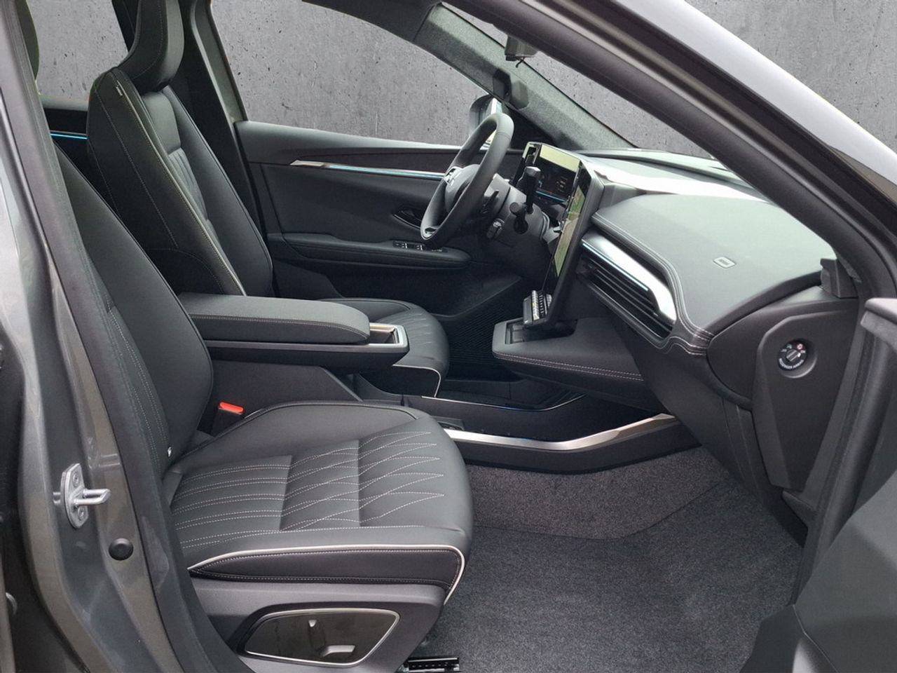 https://csb-strapi-files.fsn1.your-objectstorage.com/inventory-cars/images/da2f2ab4e22fd29db969b68320a4dd0aff86f7ae/19_1280_1292.jpg