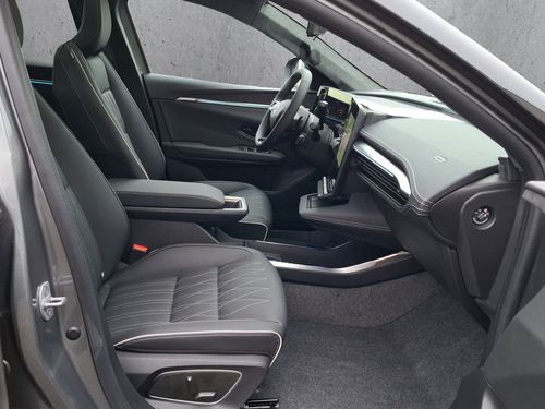 https://csb-strapi-files.fsn1.your-objectstorage.com/inventory-cars/images/da2f2ab4e22fd29db969b68320a4dd0aff86f7ae/19_500_6826.jpg