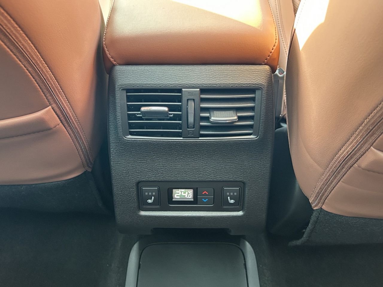 https://csb-strapi-files.fsn1.your-objectstorage.com/inventory-cars/images/da7a3494753ad1dde3005cc49762075fd32ee930/21_1280_3269.jpg