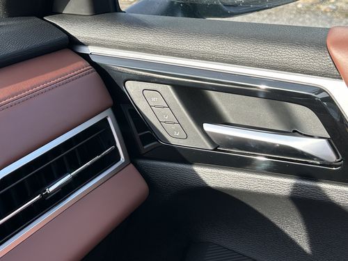 https://csb-strapi-files.fsn1.your-objectstorage.com/inventory-cars/images/da7a3494753ad1dde3005cc49762075fd32ee930/23_500_4254.jpg