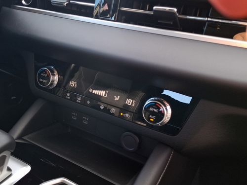 https://csb-strapi-files.fsn1.your-objectstorage.com/inventory-cars/images/dacdc8b2c9d02d8aa10165a2134bf544b5a71ac9/21_500_6812.jpg