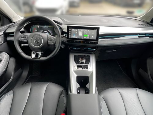 https://csb-strapi-files.fsn1.your-objectstorage.com/inventory-cars/images/daed2313e6ed689eaf8e6cd8c3abf2406cf4204b/10_500_9218.jpg