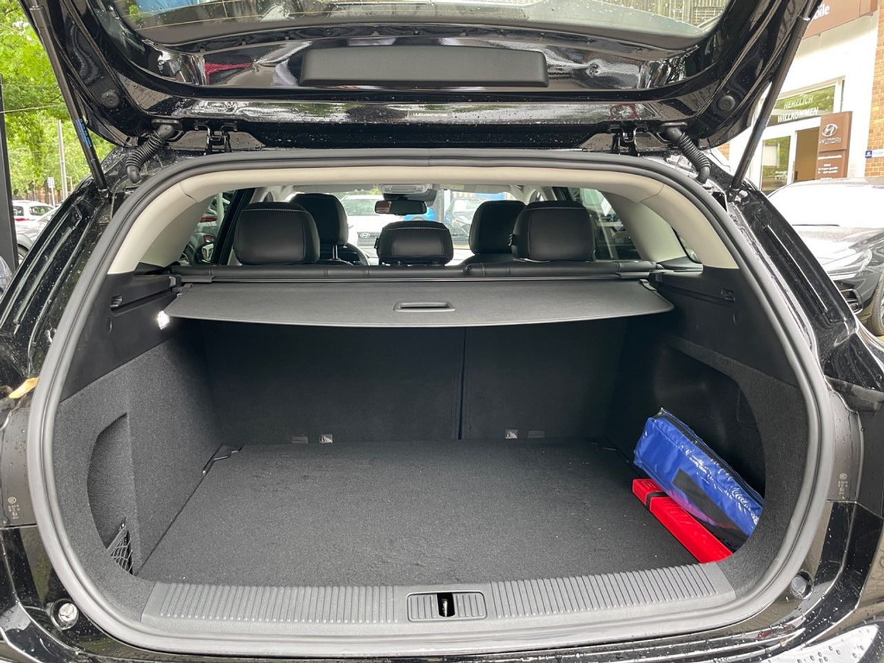 https://csb-strapi-files.fsn1.your-objectstorage.com/inventory-cars/images/daed2313e6ed689eaf8e6cd8c3abf2406cf4204b/11_1280_8430.jpg