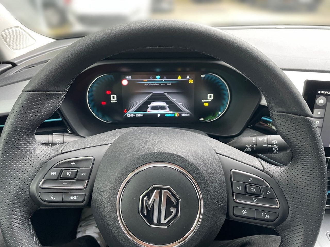 https://csb-strapi-files.fsn1.your-objectstorage.com/inventory-cars/images/daed2313e6ed689eaf8e6cd8c3abf2406cf4204b/7_1280_5436.jpg