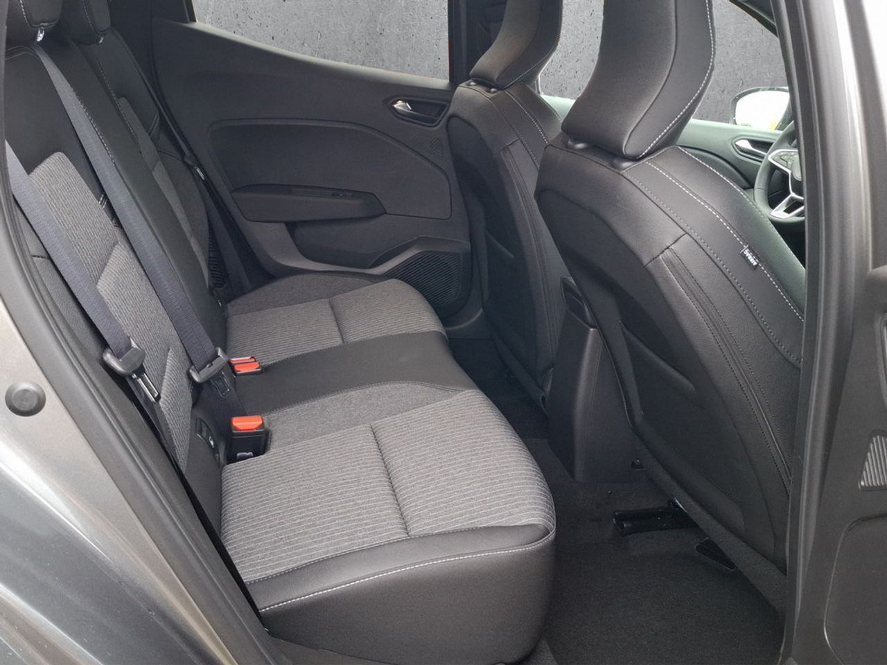 https://csb-strapi-files.fsn1.your-objectstorage.com/inventory-cars/images/db00d2dd53cfc104a84eede61e8607949f202e6b/18_1280_5150.jpg