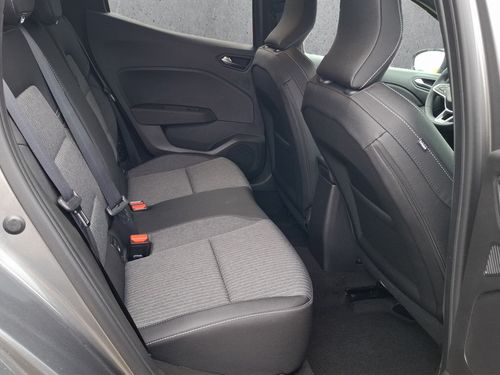 https://csb-strapi-files.fsn1.your-objectstorage.com/inventory-cars/images/db00d2dd53cfc104a84eede61e8607949f202e6b/18_500_2603.jpg