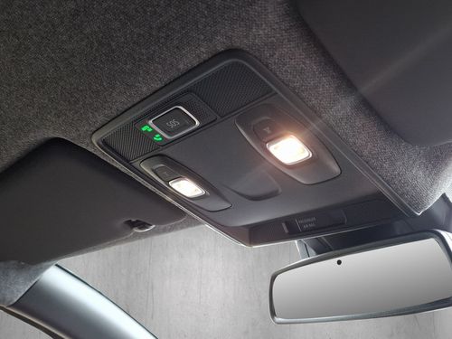 https://csb-strapi-files.fsn1.your-objectstorage.com/inventory-cars/images/db00d2dd53cfc104a84eede61e8607949f202e6b/21_500_5962.jpg