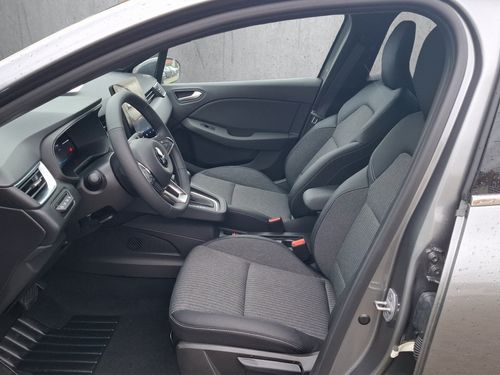https://csb-strapi-files.fsn1.your-objectstorage.com/inventory-cars/images/db00d2dd53cfc104a84eede61e8607949f202e6b/9_500_7680.jpg