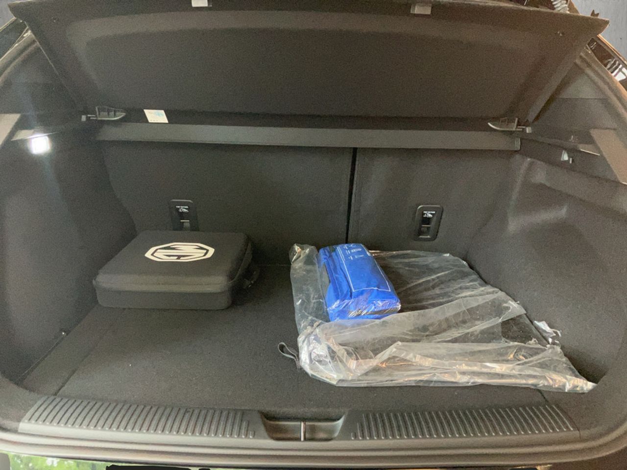 https://csb-strapi-files.fsn1.your-objectstorage.com/inventory-cars/images/db0c0e3af1f906e1f3e3bea7645f715ce26272d8/17_1280_6536.jpg