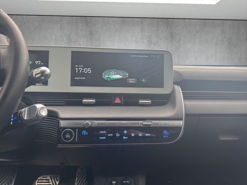 https://csb-strapi-files.fsn1.your-objectstorage.com/inventory-cars/images/db7ba180e69df7133767f39b8816d8d0f7d2f0c3/17_500_4773.jpg