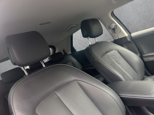 https://csb-strapi-files.fsn1.your-objectstorage.com/inventory-cars/images/db7ba180e69df7133767f39b8816d8d0f7d2f0c3/22_500_5550.jpg