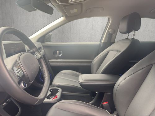 https://csb-strapi-files.fsn1.your-objectstorage.com/inventory-cars/images/db7ba180e69df7133767f39b8816d8d0f7d2f0c3/9_500_1693.jpg