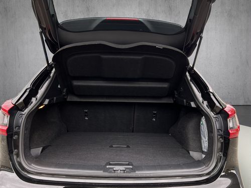 https://csb-strapi-files.fsn1.your-objectstorage.com/inventory-cars/images/db9fee4beba1222c8a44c52ad812f7b119a68c03/17_500_3080.jpg